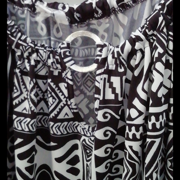 😊 3/$40. Tag midi dress Size Lg. - Picture 2 of 5